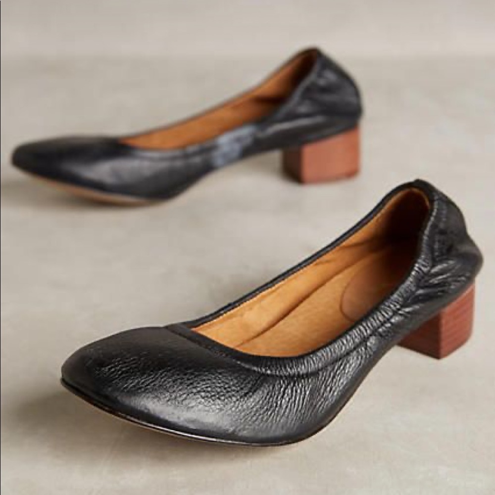 Jasper & Jeera Gilen Black Leather Wooden Heel 6